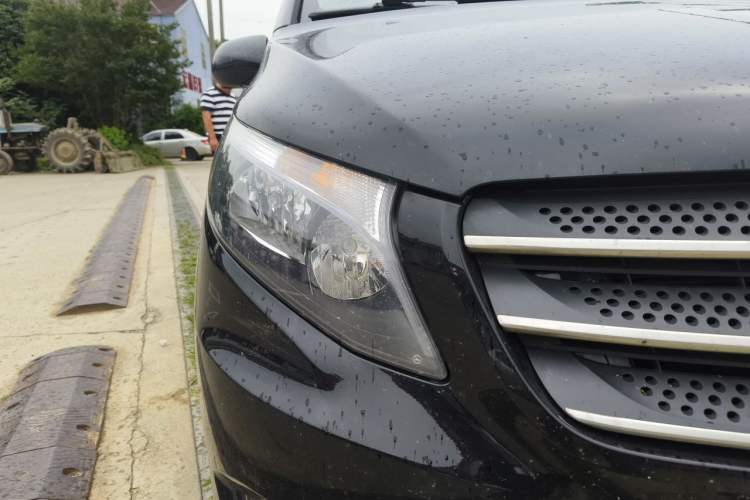 Used Mercedes-Benz Vito 2020 2.0T Elite Version 9 Seats Right Front Headlight