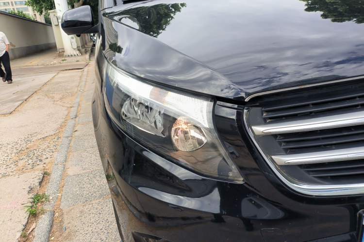 Used Mercedes-Benz Vito 2020 2.0T Elite Version 7 Seats Right Front Headlight