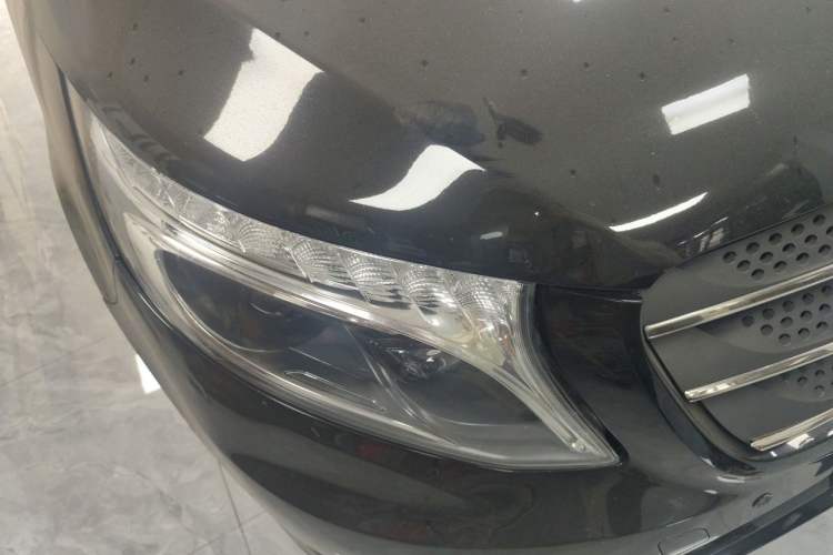 Used Mercedes-Benz Vito 2020 2.0T Elite Version 7 Seats Right Front Headlight