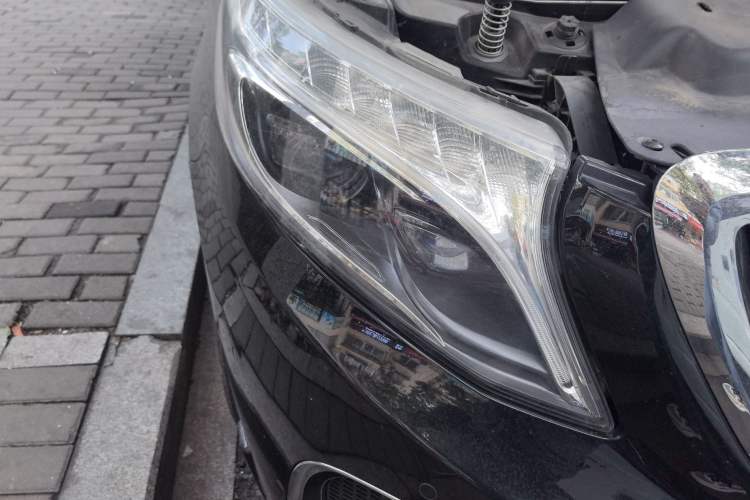 Used Mercedes-Benz Vito 2020 2.0T Business Version 7 Seats Right Front Headlight