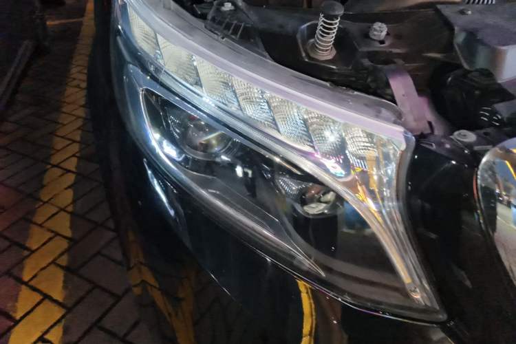 Used Mercedes-Benz Vito 2020 2.0T Business Version 7 Seats Right Front Headlight