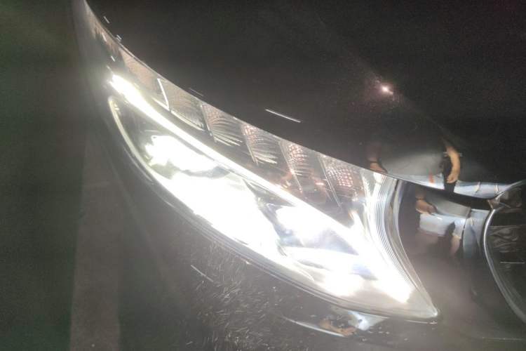 Used Mercedes-Benz Vito 2020 2.0T Business Version 7 Seats Right Front Headlight