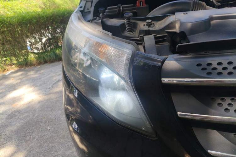 Used Mercedes-Benz Vito 2020 2.0T Business Version 7 Seats Right Front Headlight