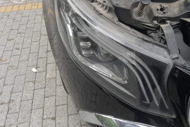 Used Mercedes-Benz Vito 2020 2.0T Business Version 7 Seats Right Front Headlight