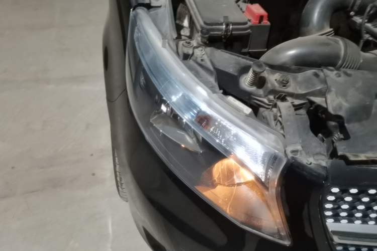 Used Mercedes-Benz Vito 2020 2.0T Business Version 7 Seats Right Front Headlight