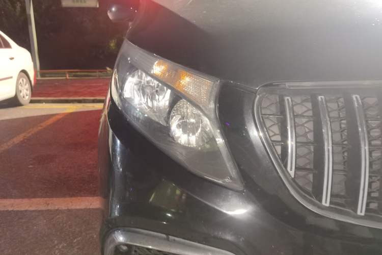 Used Mercedes-Benz Vito 2020 2.0T Business Version 7 Seats Right Front Headlight