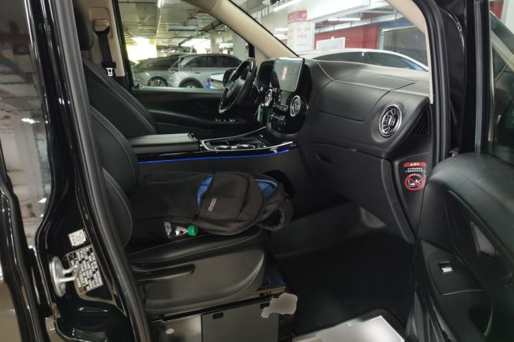 Used Mercedes-Benz Vito 2020 2.0T Elite Version 7 Seats Right Front Seat