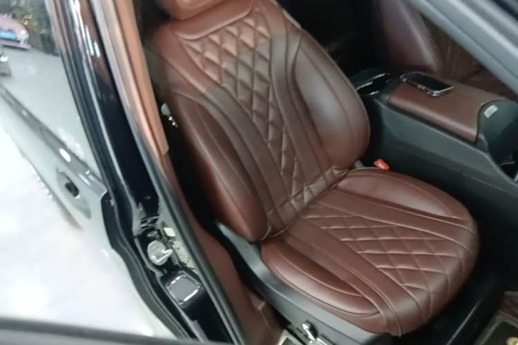 Used Mercedes-Benz Vito 2020 2.0T Business Version 7 Seats Right Front Seat