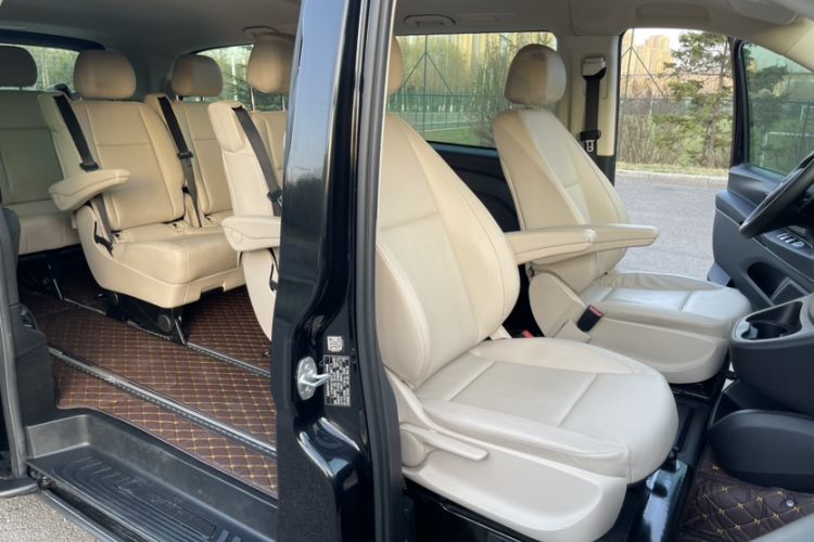 Used Mercedes-Benz Vito 2020 2.0T Elite Version 9 Seats Right Front Seat