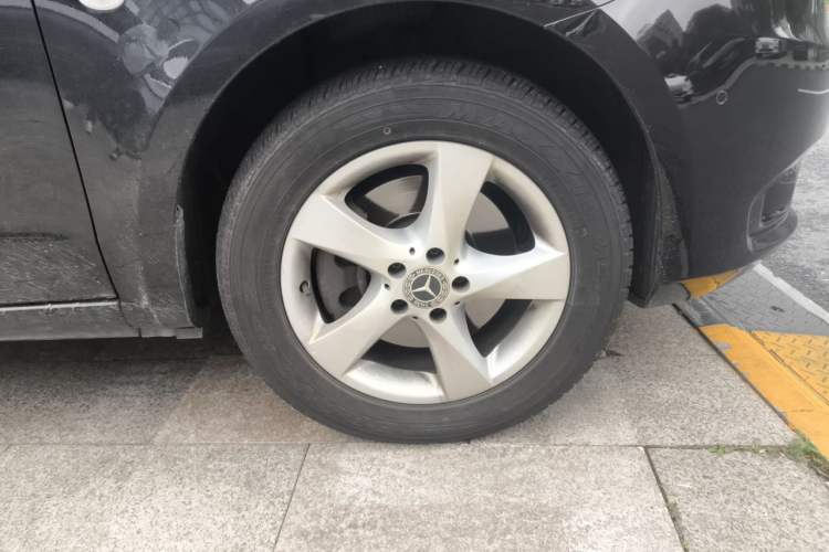 Used Mercedes-Benz Vito 2020 2.0T Business Version 9 Seats Right Front Wheel Hub