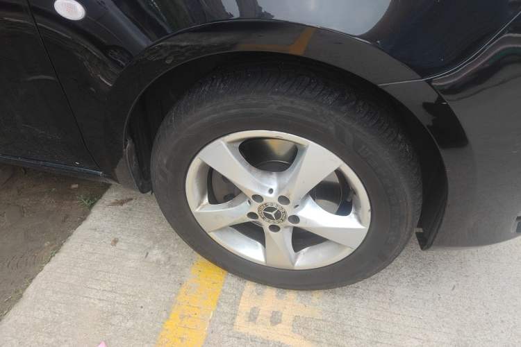 Used Mercedes-Benz Vito 2020 2.0T Elite Version 7 Seats Right Front Wheel Hub