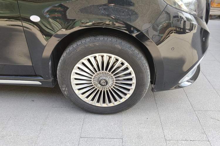 Used Mercedes-Benz Vito 2020 2.0T Elite Version 7 Seats Right Front Wheel Hub