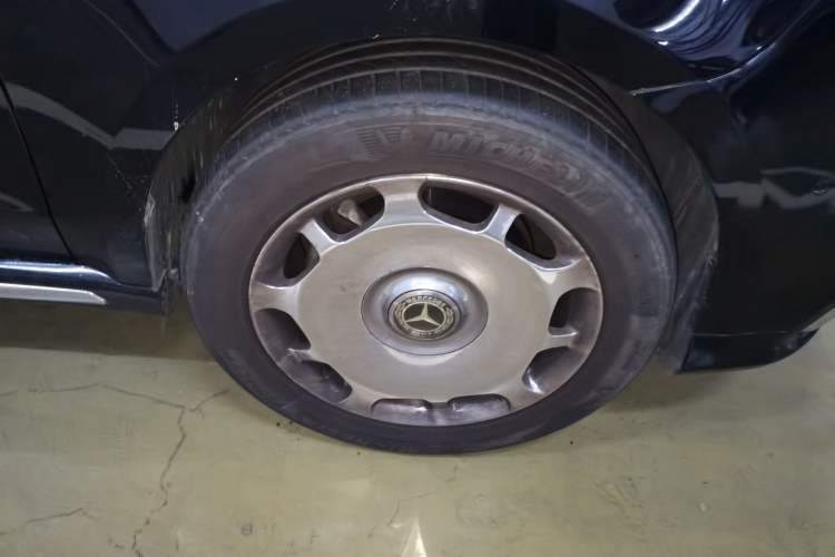 Used Mercedes-Benz Vito 2020 2.0T Business Version 7 Seats Right Front Wheel Hub