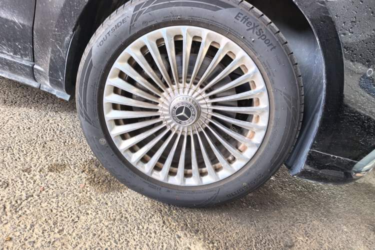 Used Mercedes-Benz Vito 2020 2.0T Elite Version 7 Seats Right Front Wheel Hub
