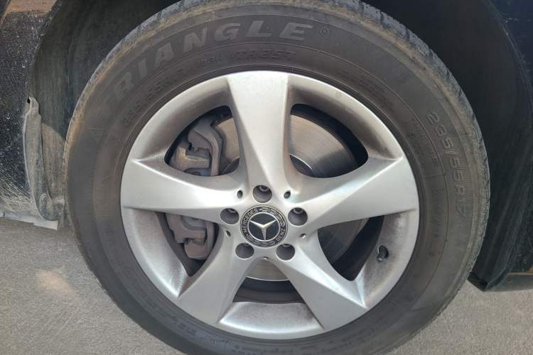 Used Mercedes-Benz Vito 2020 2.0T Elite Version 7 Seats Right Front Wheel Hub