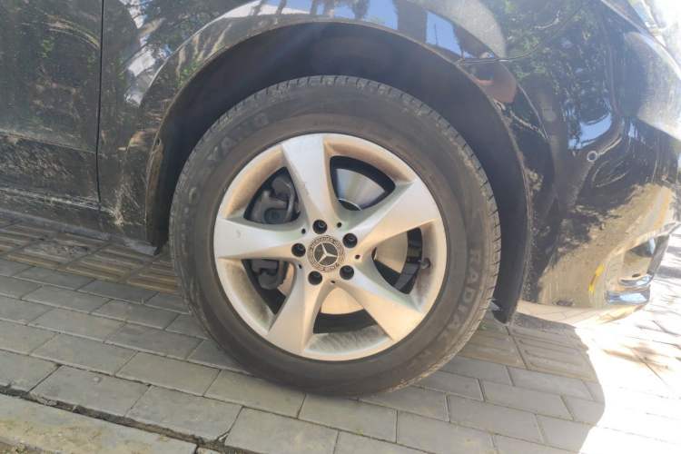 Used Mercedes-Benz Vito 2020 2.0T Business Version 7 Seats Right Front Wheel Hub