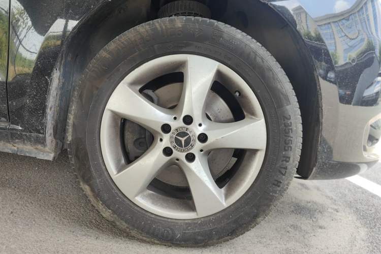 Used Mercedes-Benz Vito 2020 2.0T Business Version 7 Seats Right Front Wheel Hub