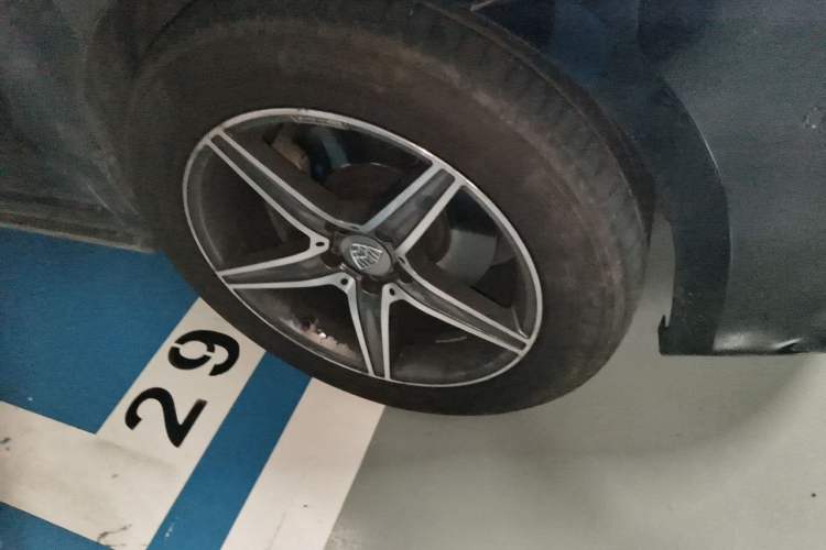 Used Mercedes-Benz Vito  Right Front Wheel Hub