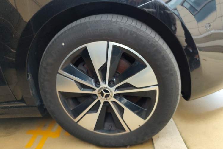Used Mercedes-Benz Vito 2020 2.0T Business Version 7 Seats Right Front Wheel Hub