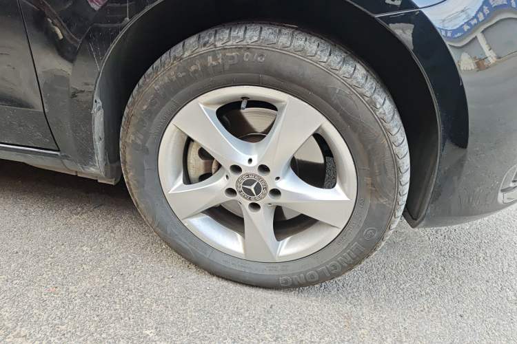 Used Mercedes-Benz Vito 2020 2.0T Elite Version 7 Seats Right Front Wheel Hub