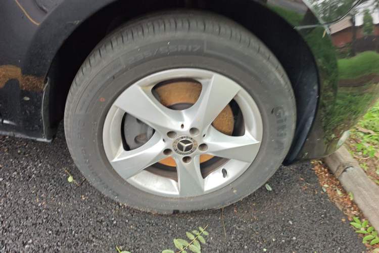 Used Mercedes-Benz Vito 2020 2.0T Elite Version 7 Seats Right Front Wheel Hub