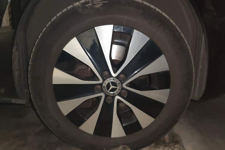 Used Mercedes-Benz Vito 2020 2.0T Business Version 7 Seats Right Front Wheel Hub