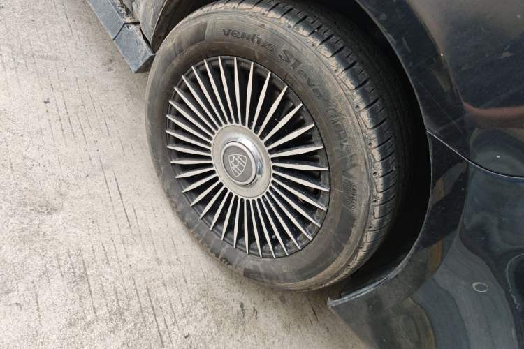 Used Mercedes-Benz Vito 2020 2.0T Elite Version 7 Seats Right Front Wheel Hub