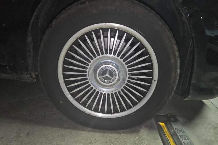 Used Mercedes-Benz Vito 2020 2.0T Elite Version 7 Seats Right Front Wheel Hub