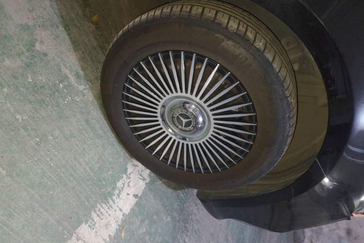 Used Mercedes-Benz Vito 2020 2.0T Elite Version 7 Seats Right Front Wheel Hub