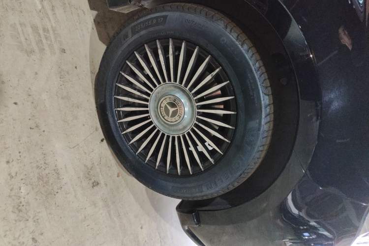 Used Mercedes-Benz Vito 2020 2.0T Elite Version 7 Seats Right Front Wheel Hub