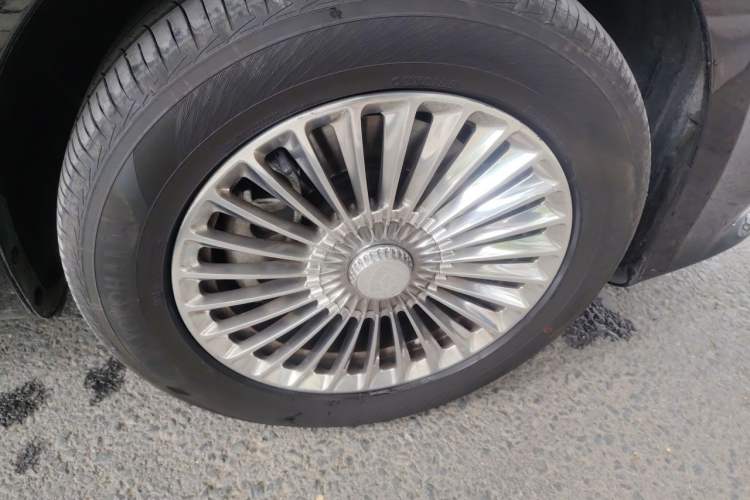 Used Mercedes-Benz Vito 2020 2.0T Business Version 7 Seats Right Front Wheel Hub
