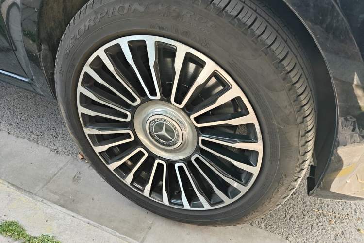 Used Mercedes-Benz Vito 2020 2.0T Elite Version 7 Seats Right Front Wheel Hub