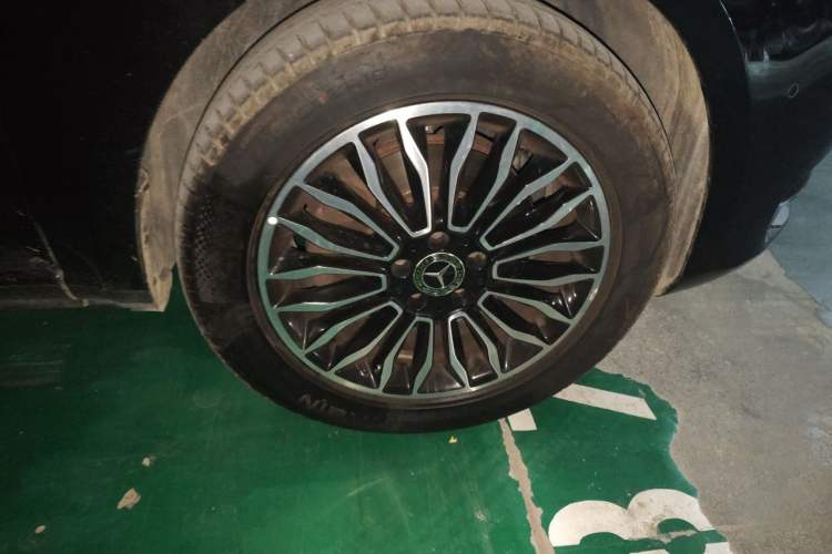 Used Mercedes-Benz Vito 2020 2.0T Business Version 7 Seats Right Front Wheel Hub