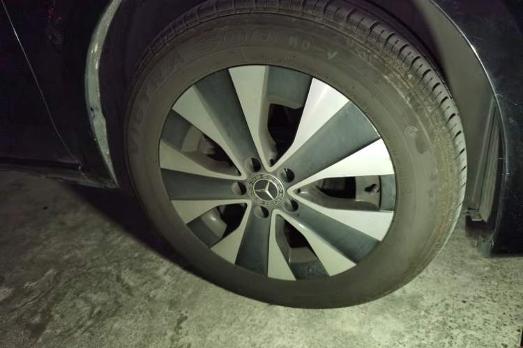 Used Mercedes-Benz Vito 2020 2.0T Business Version 7 Seats Right Front Wheel Hub