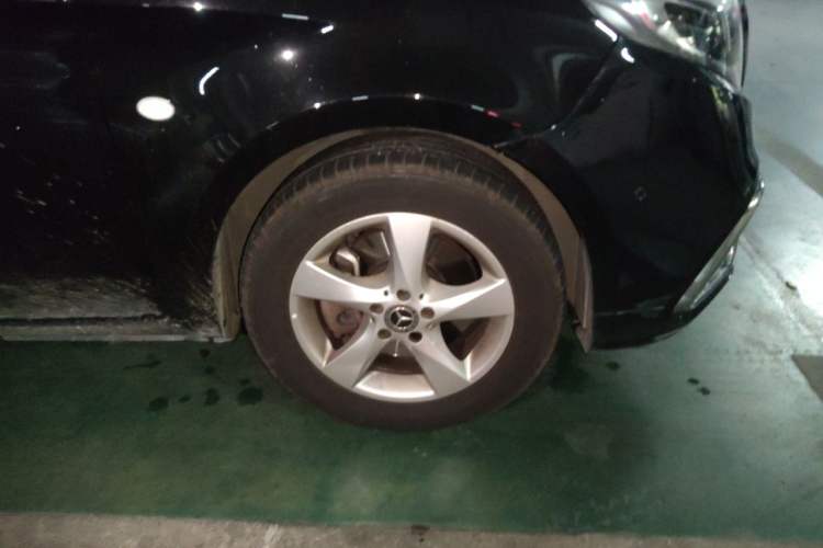 Used Mercedes-Benz Vito 2020 2.0T Business Version 7 Seats Right Front Wheel Hub