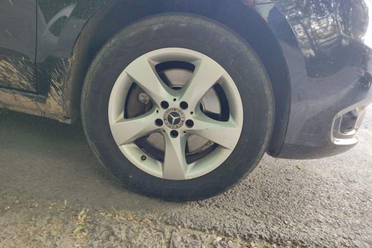 Used Mercedes-Benz Vito 2020 2.0T Elite Version 7 Seats Right Front Wheel Hub