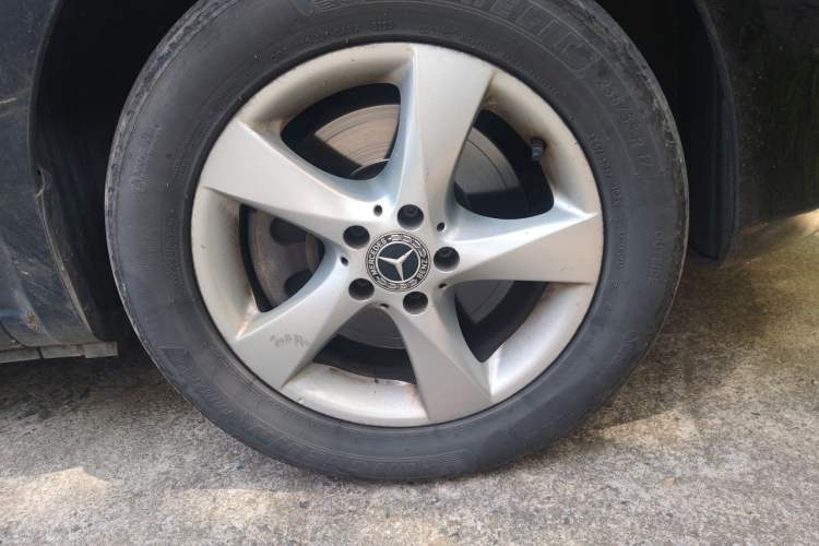 Used Mercedes-Benz Vito 2020 2.0T Business Version 7 Seats Right Front Wheel Hub