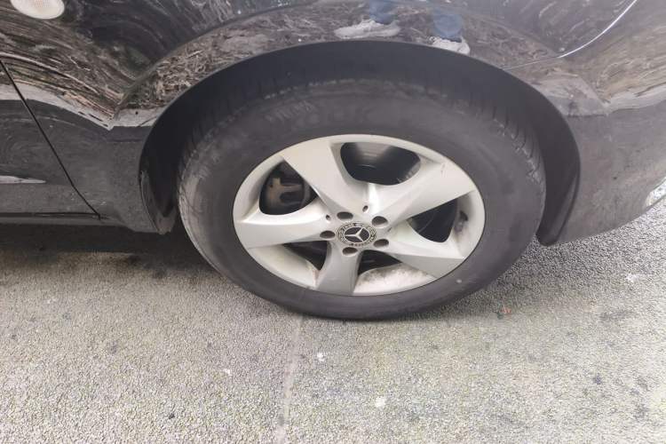 Used Mercedes-Benz Vito 2020 2.0T Elite Version 7 Seats Right Front Wheel Hub