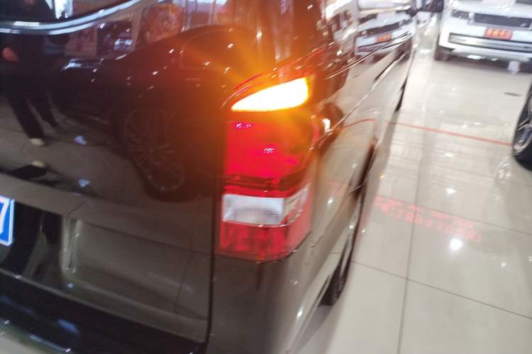Used Mercedes-Benz Vito 2020 2.0T Business Version 7 Seats Right Rear Taillight