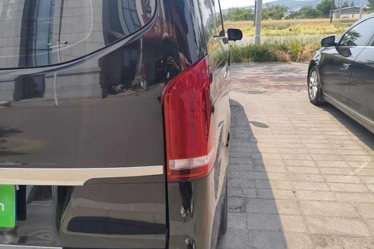 Used Mercedes-Benz Vito 2020 2.0T Elite Version 7 Seats Right Rear Taillight