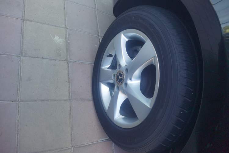 Used Mercedes-Benz Vito 2020 2.0T Business Version 7 Seats Right Rear Wheel Hub