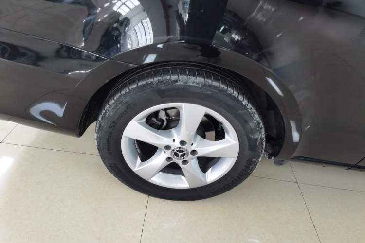 Used Mercedes-Benz Vito 2020 2.0T Elite Version 7 Seats Right Rear Wheel Hub