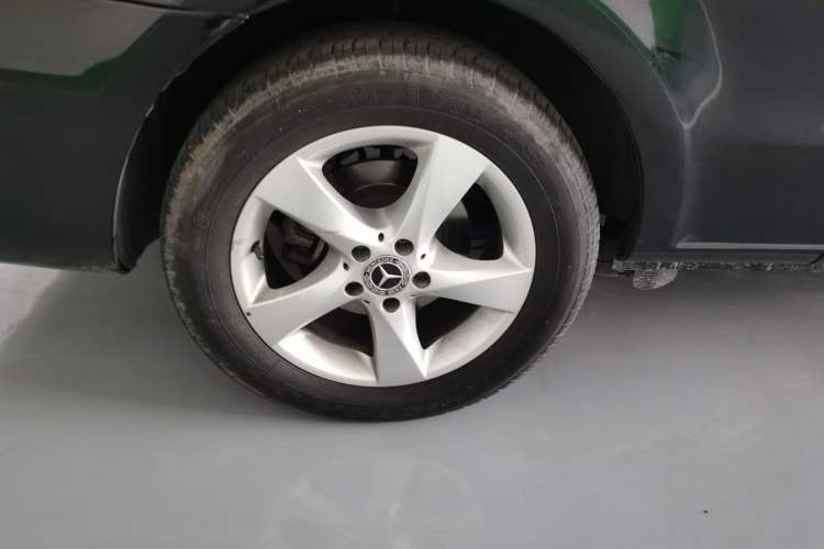 Used Mercedes-Benz Vito 2020 2.0T Business Version 7 Seats Right Rear Wheel Hub