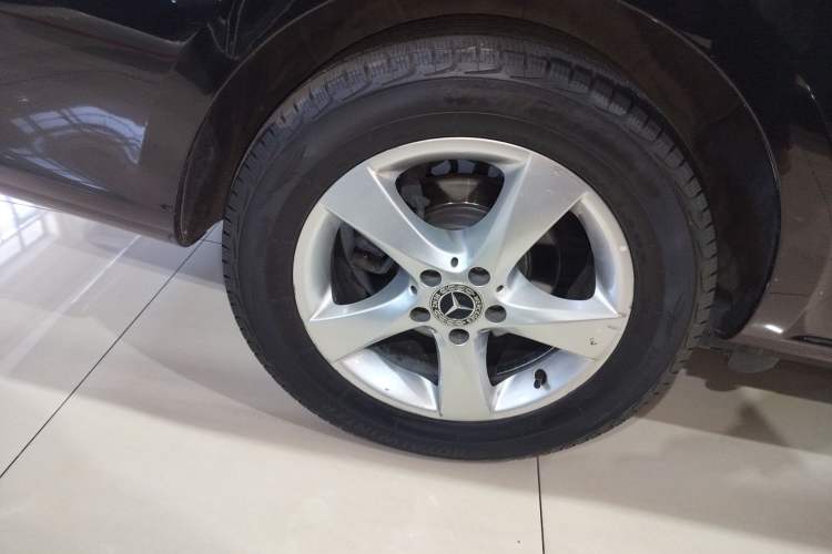Used Mercedes-Benz Vito 2020 2.0T Business Version 7 Seats Right Rear Wheel Hub