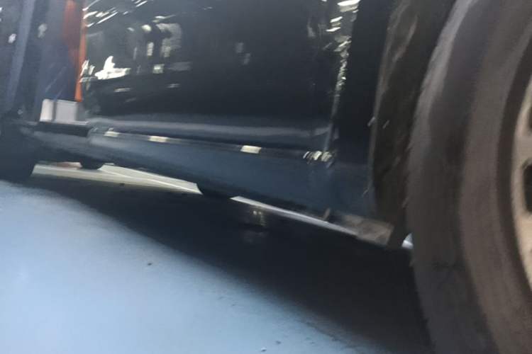 Used Mercedes-Benz Vito 2020 2.0T Business Version 7 Seats Right Side Sill