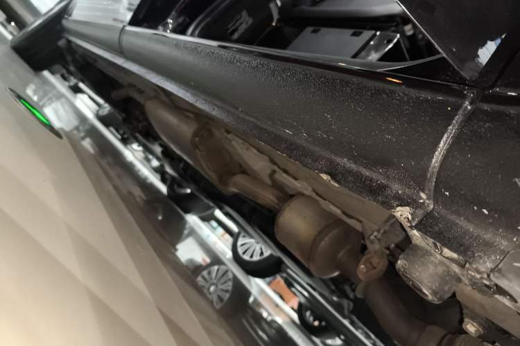 Used Mercedes-Benz Vito 2020 2.0T Elite Version 7 Seats Right Side Sill