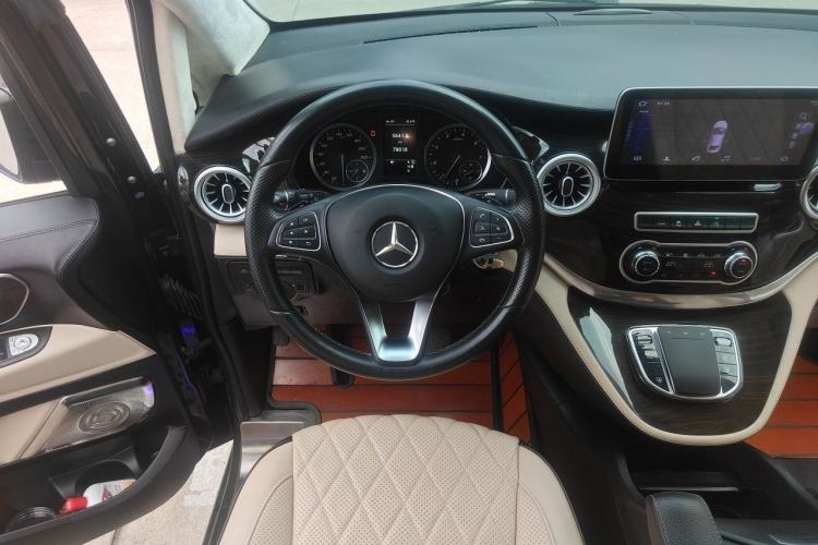Used Mercedes-Benz Vito 2020 2.0T Elite Version 7 Seats Steering Wheel