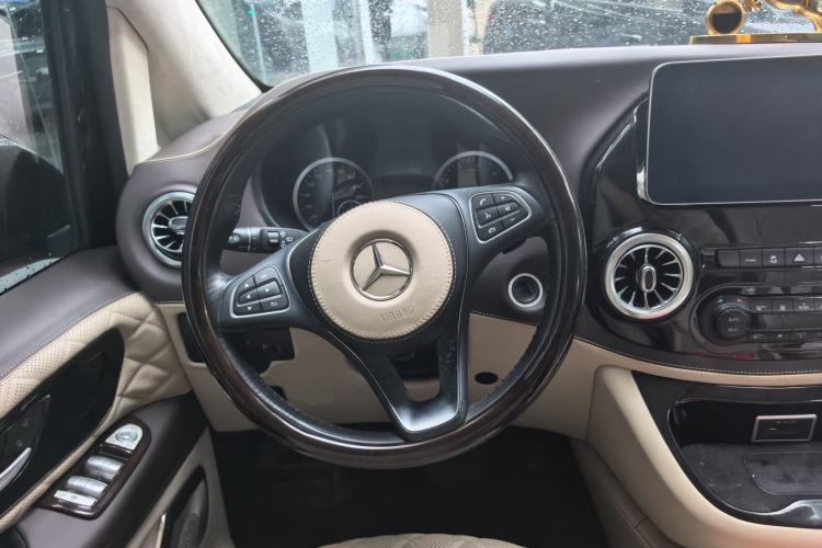 Used Mercedes-Benz Vito 2020 2.0T Elite Version 7 Seats Steering Wheel