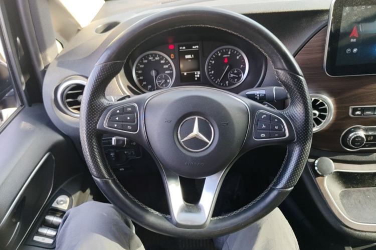 Used Mercedes-Benz Vito 2020 2.0T Business Version 7 Seats Steering Wheel