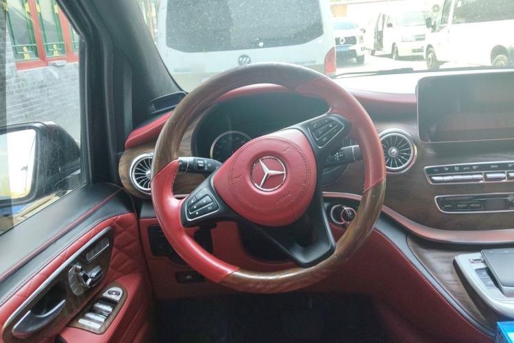 Used Mercedes-Benz Vito 2020 2.0T Elite Version 7 Seats Steering Wheel